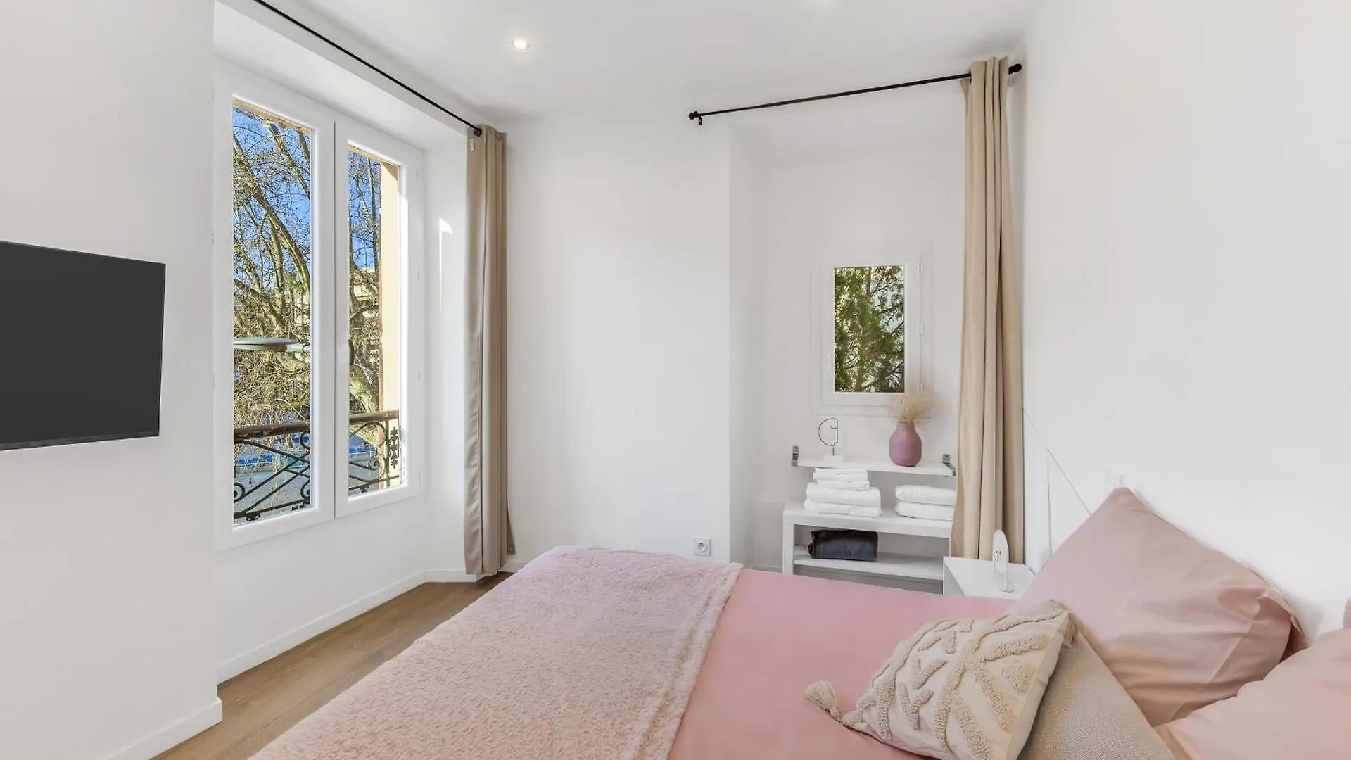 Apartment Cannes Riviera By Scls Locations France